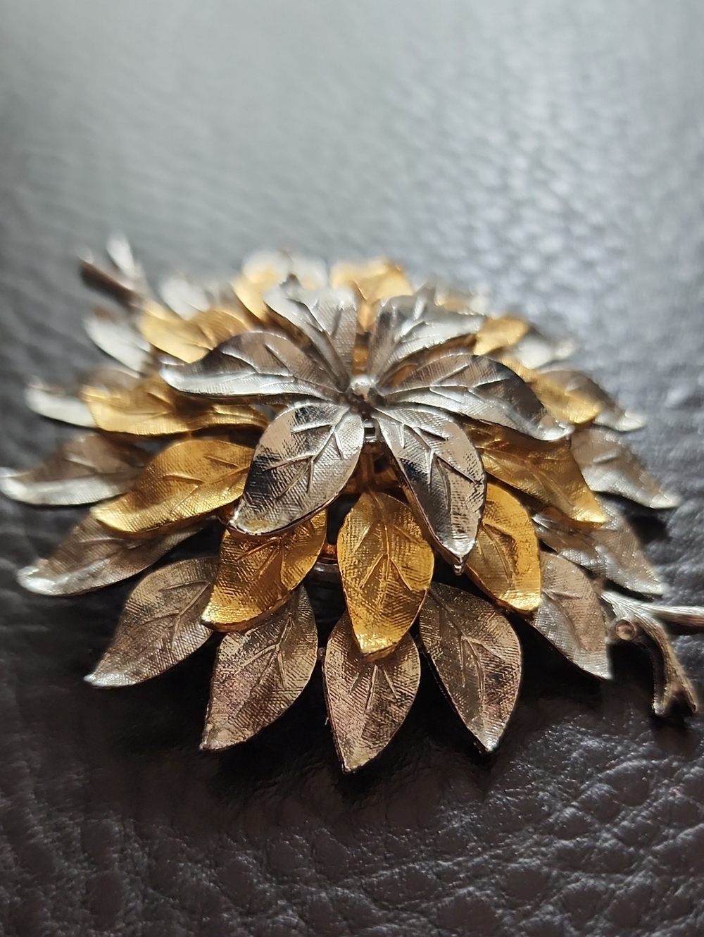 VTG Gold & Silver Leaf Cluster Brooch - Women Jewelry